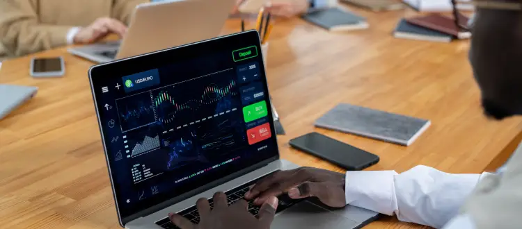 Gestión Activa vs. Pasiva: ¿Cuál es la mejor estrategia?